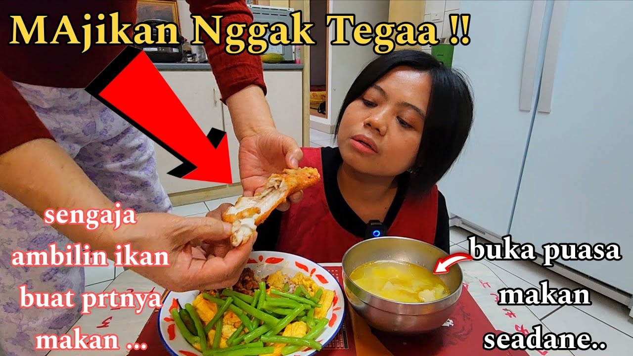 BUKA PUASA MAKAN SEADANYA !! MAJIKAN NGGAK TEGA, Sengaja Ambilin IKAN buat PRTNYA MAKAN
