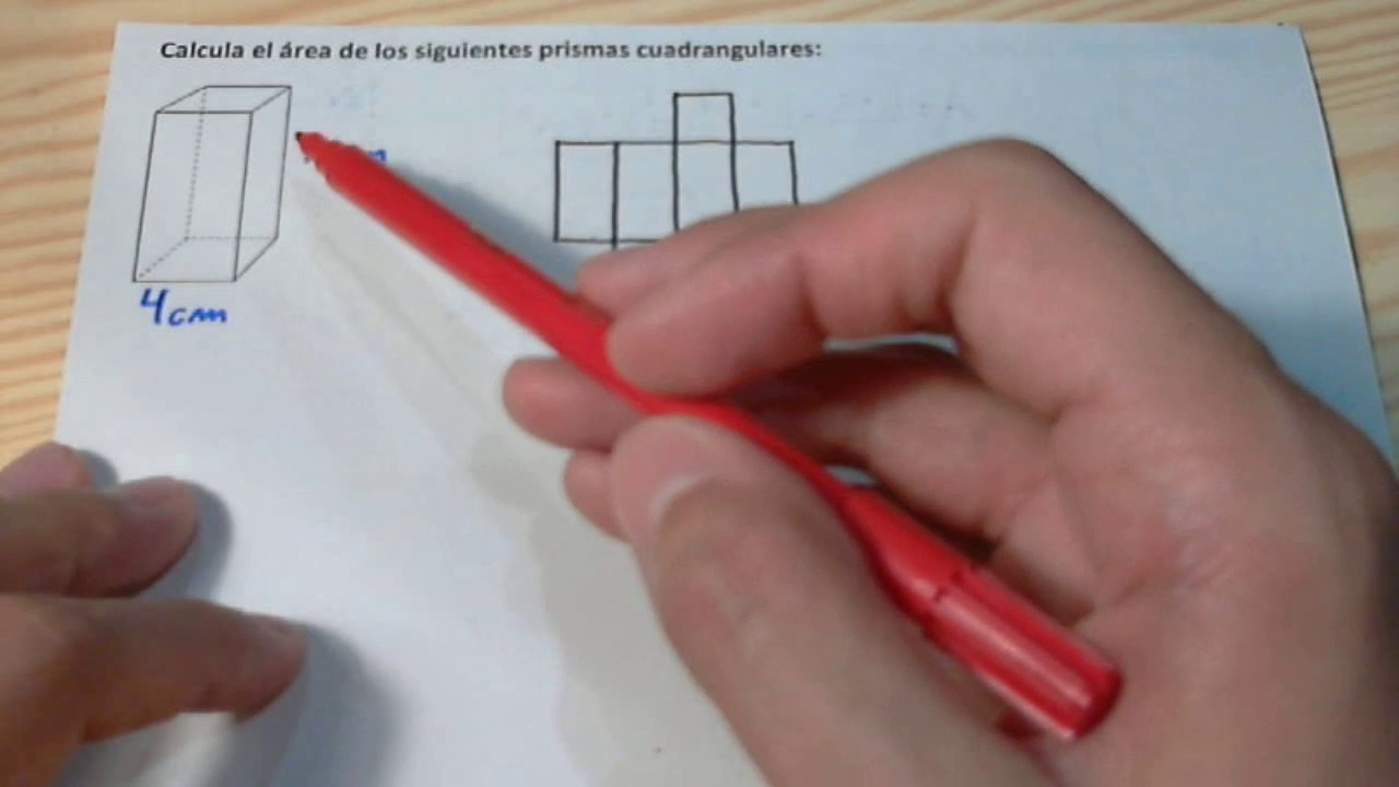 Calcular el &aacute;rea de un prisma cuadrangular