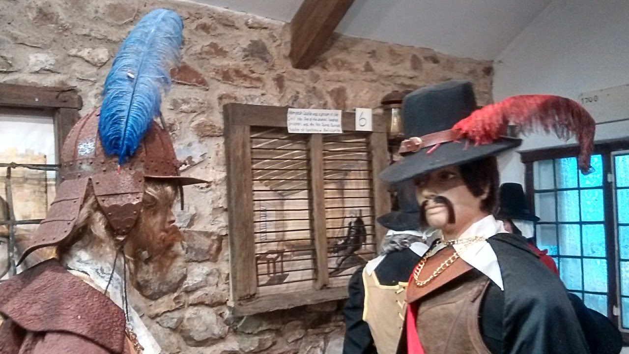 Hemyock Castle, Interpretation Centre, More Glimpses