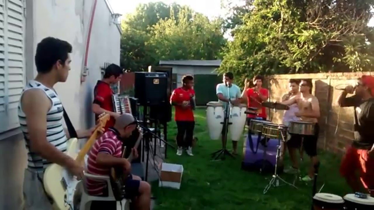 cumbia santafecina ensayo de leo y su banda junto a nico mattioli en santo tome santa fe!