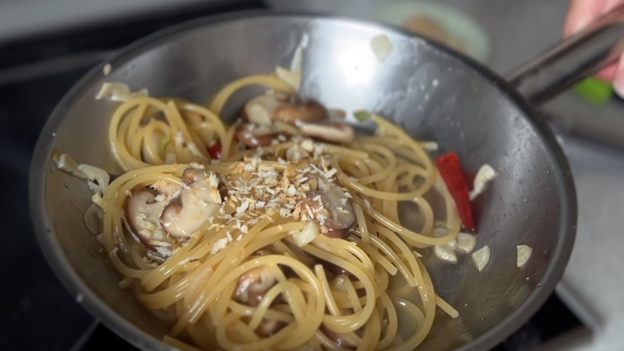 This Mushroom Pasta Is Way Too Powerful 🍄🍝