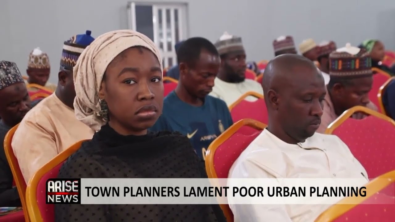 TOWN PLANNERS LAMENT POOR URBAN PLANNING
