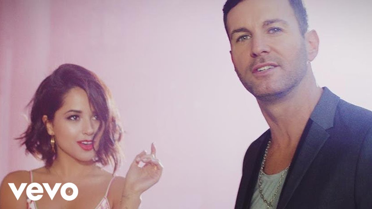 Axel - Que Nos Animemos (Video Oficial) ft. Becky G