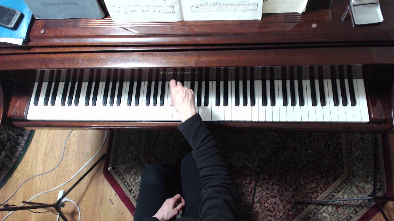 (HD) Piano Technique: Practicing parallel staccato 3rds: Burgmuller 