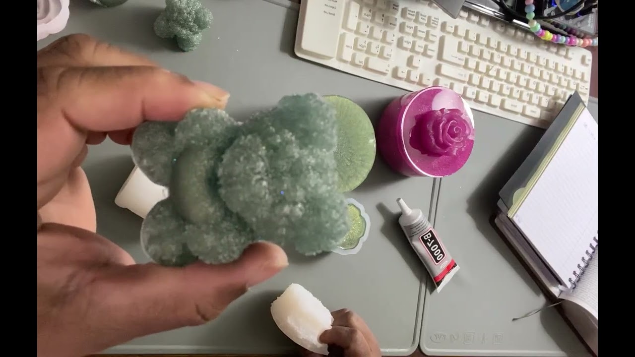 Time to Unmold the Rose for the New Candle: A Quick Unmolding.