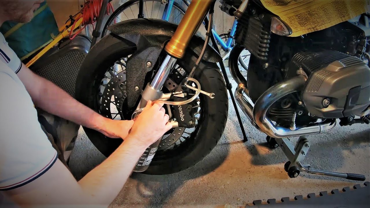 BMW RnineT Bremsflüssigkeit wechseln