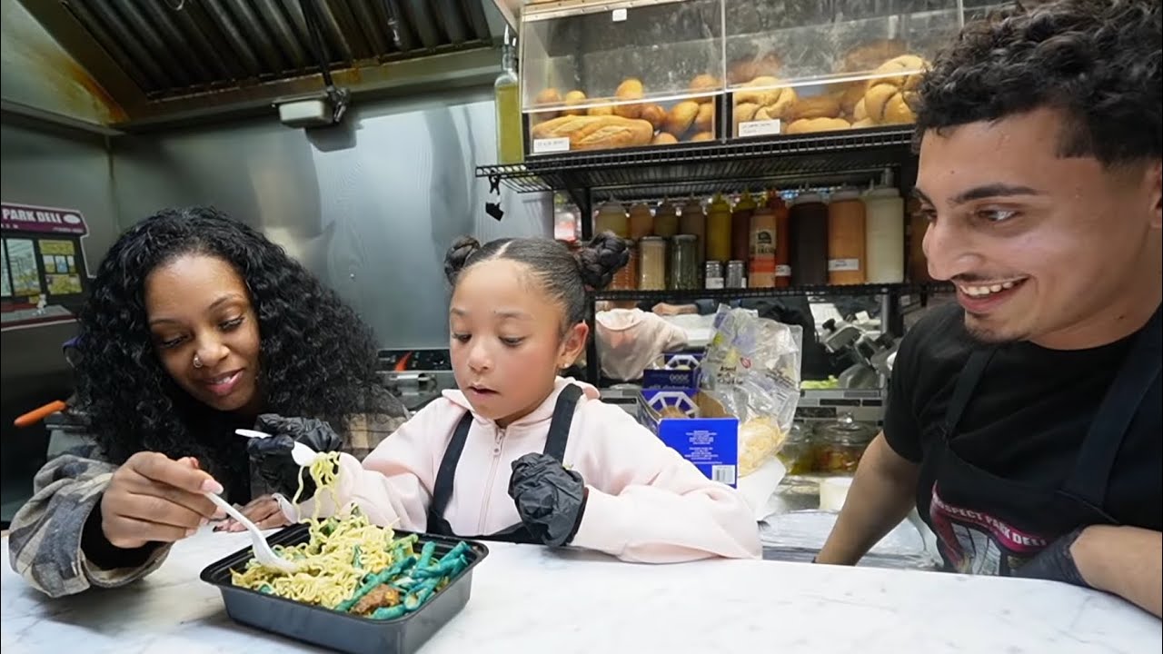 Пробую блюда в Prospect Park Deli в Нью-Йорке!