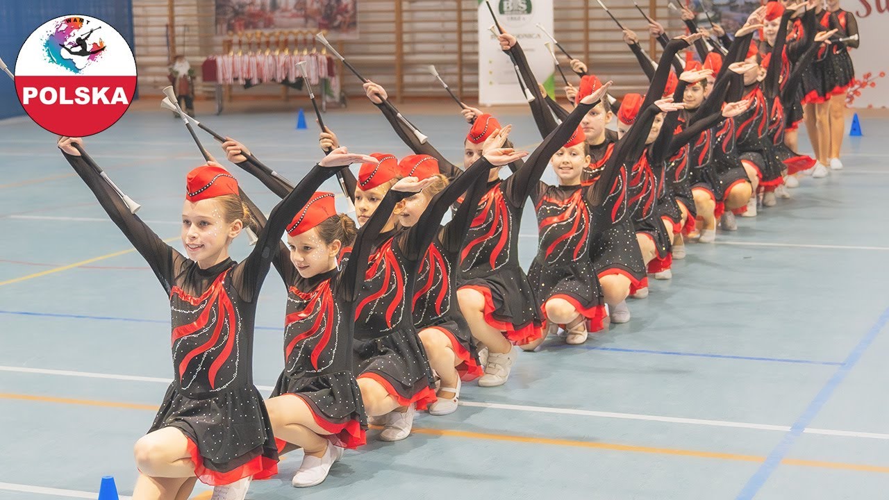SCENA BATON KADETKI - MAŻORETKI CHEŁMIŃSKIEGO DOMU KULTURY - Świąteczna Bajka 2024 / WAMT Polska