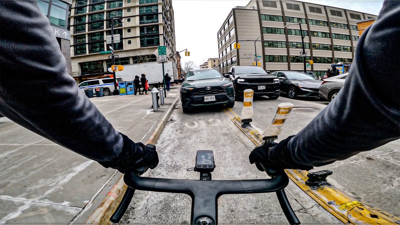 A NYC Bicycle Commute from Queens to Brooklyn to Manhattan via the Brooklyn Bridge