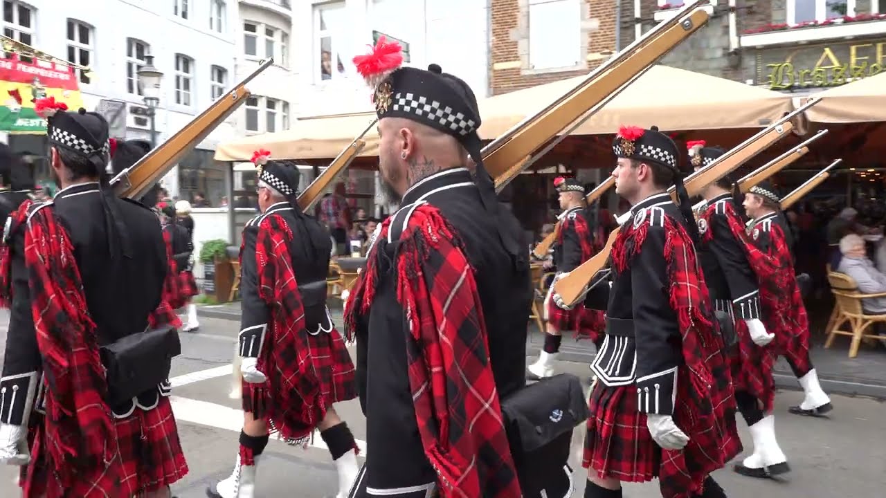 Garderizzjemint De Kachelpiepers Mestreech op de Reuzenfeesten 2024