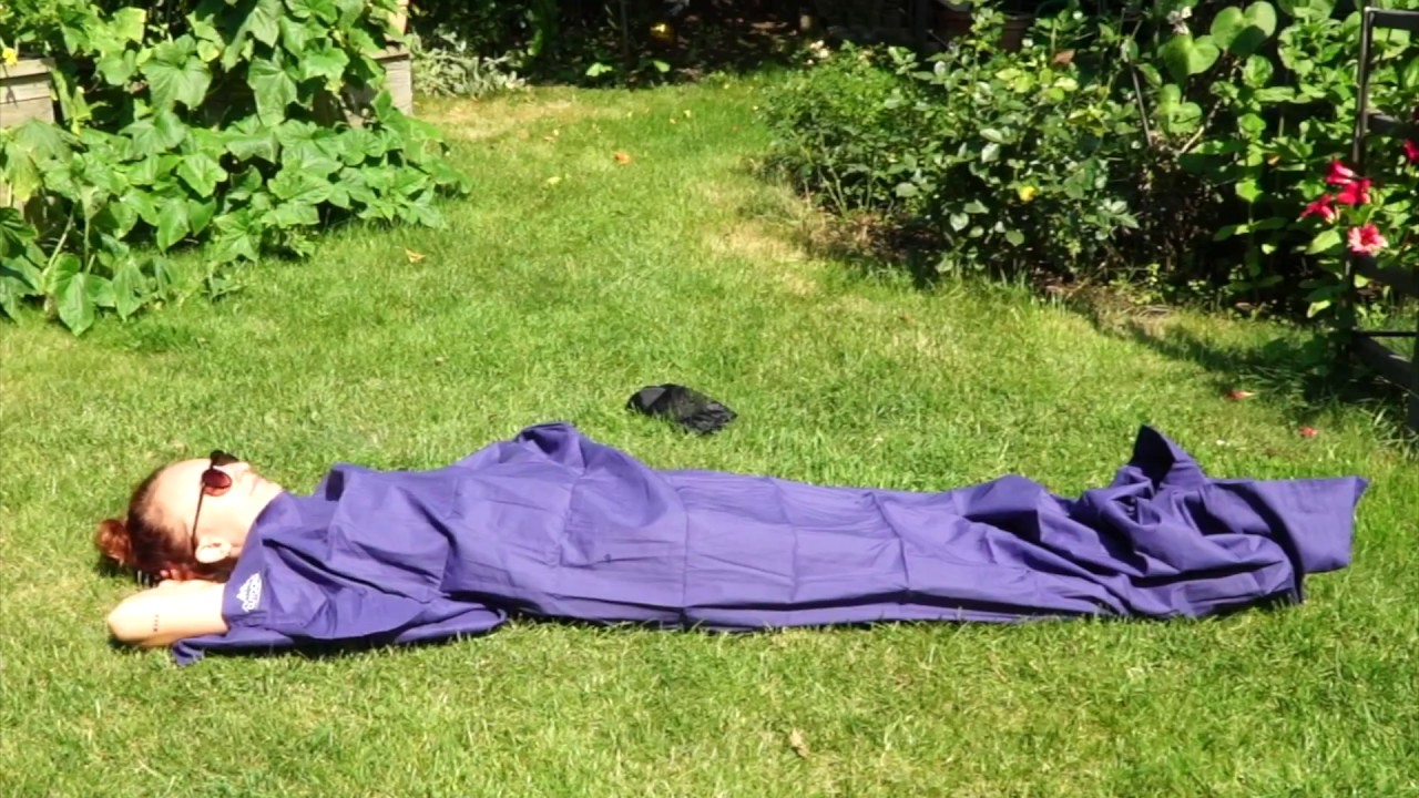 Outdoro Reisehandtuch, Hüttenschlafsack, Mikrofaser-Handtuch auf Julias Backpacker-Reise Review Test
