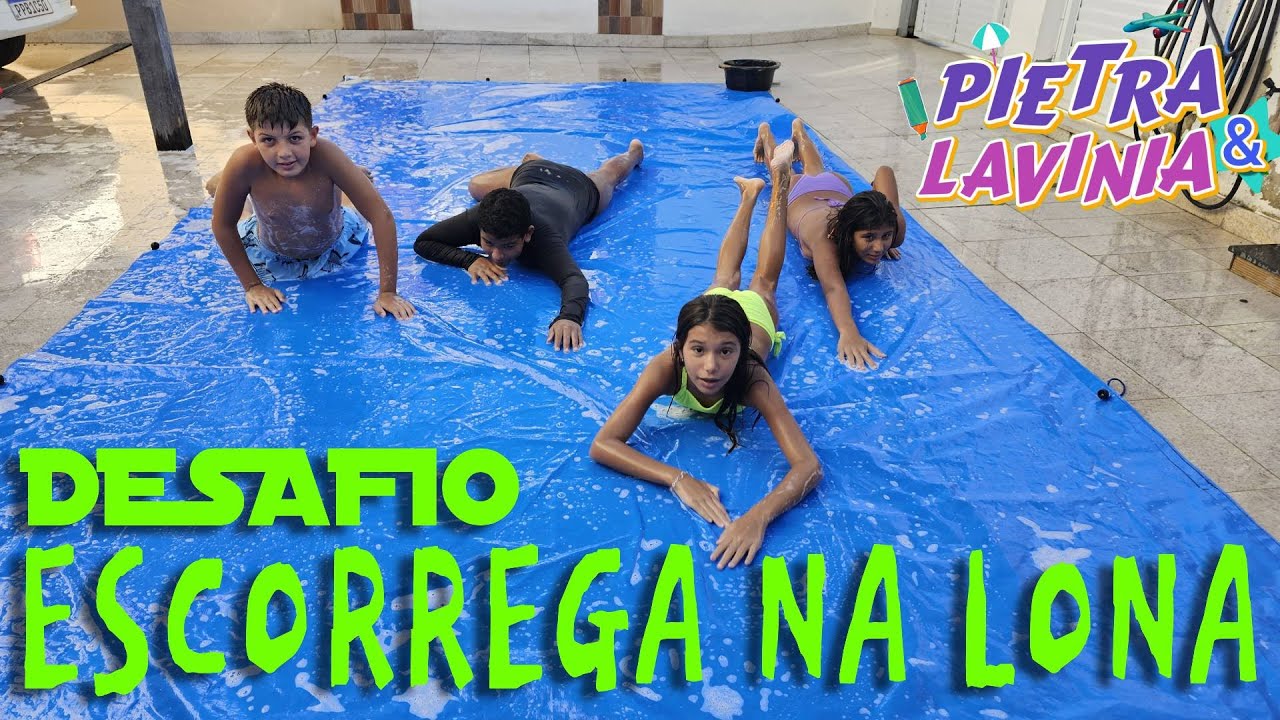 DESAFIO NA LONA DA PISCINA DO ESCORREGADOR GIGANTE DE SAB&Atilde;O   Brincadeiras na piscina
