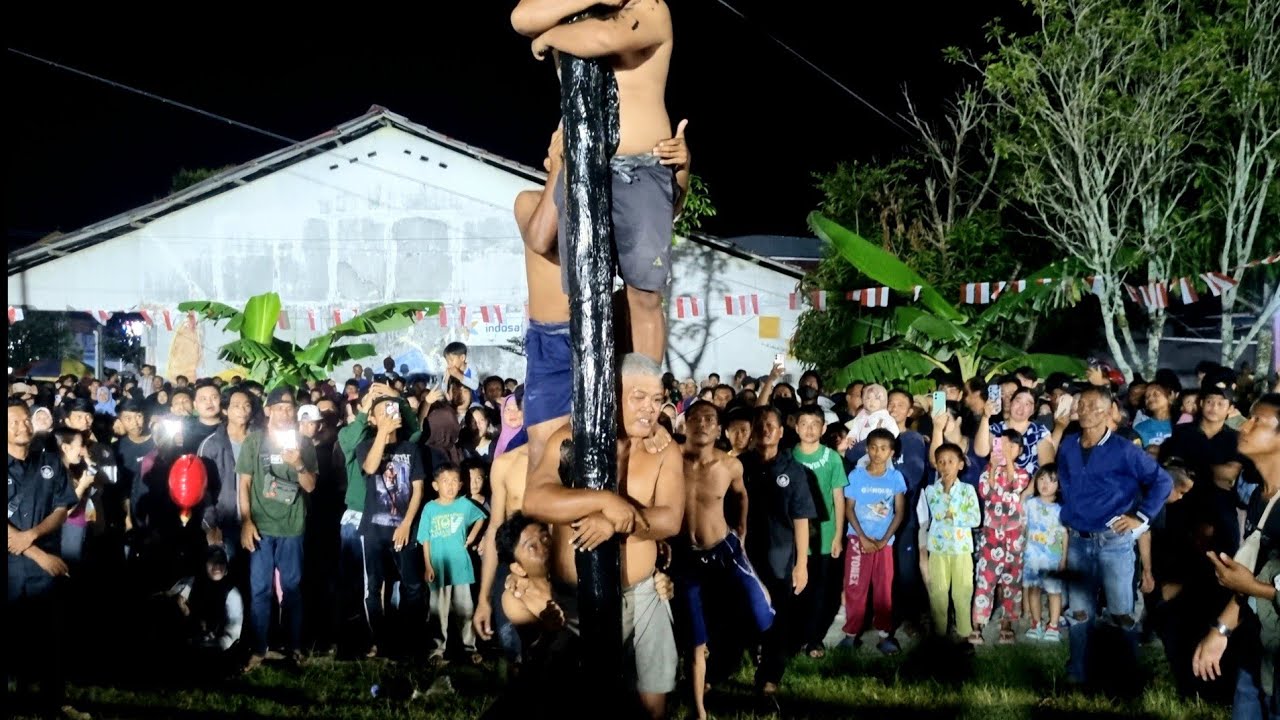 Lomba Panjat Pinang 17 Agustusan HUT 80 REPUBLIK INDONESIA 🇲🇨 Desa Sungai Duri 