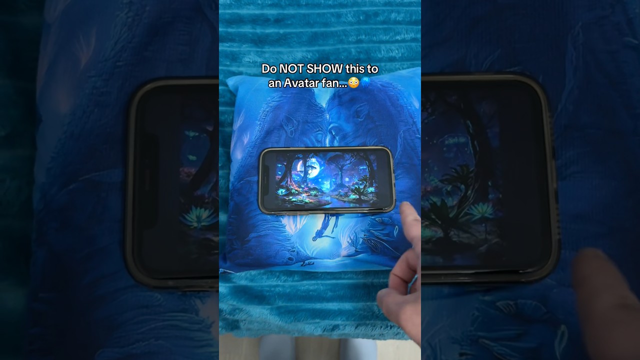 Perfect gift for an Avatar fan!! 💙🪼 #avatar #pandora #jamescameron #avatar3 #projector