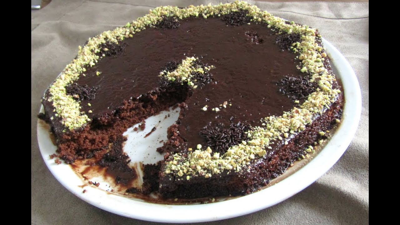 كيك القهوة بدون بيض مسقي بصلصة الشوكولاطه رطب و خفيف يذووب في الفم  !!Gateaux humide au café