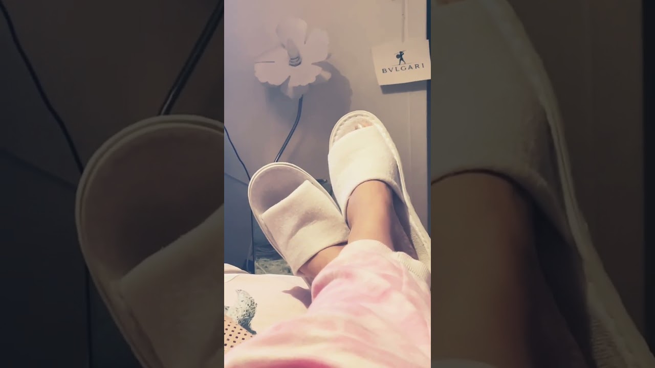 Footworship soft soles pretty arches #clairefindom #onlyfans #onlyfanscreator