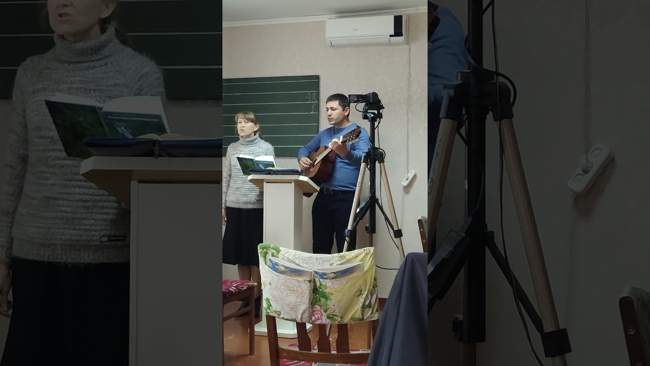 На земном пути, тысячи дорог.
