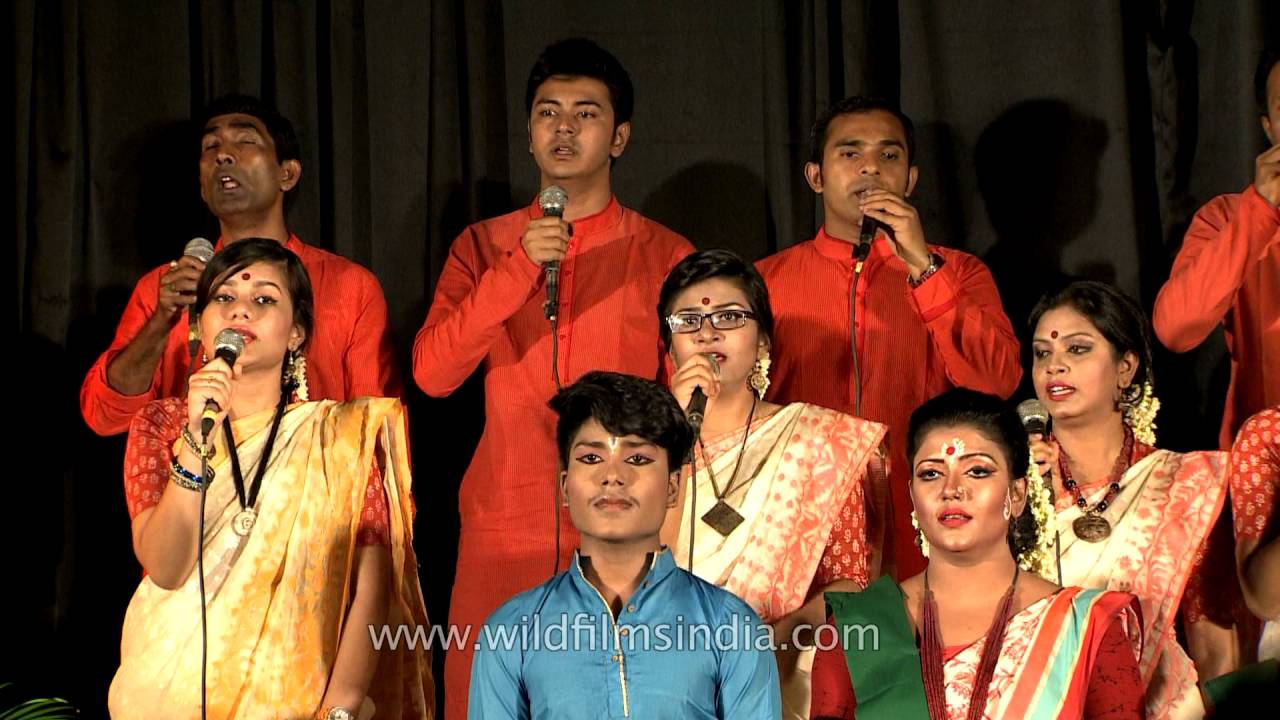 'Amar Sonar Bangla' by Rezwana Choudhury Bannya's group Shurer Dhara