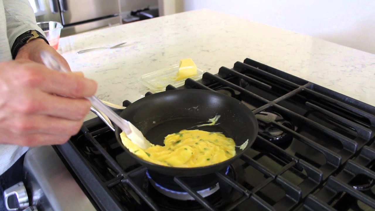 Scrambled Eggs Recipe- Quick & Easy How To BenjiManTV