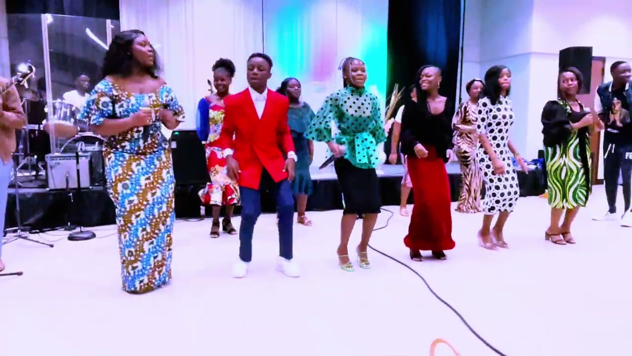 Ugwelele by Baragumu choir Houston kwenye Mkutano wa Christmas .