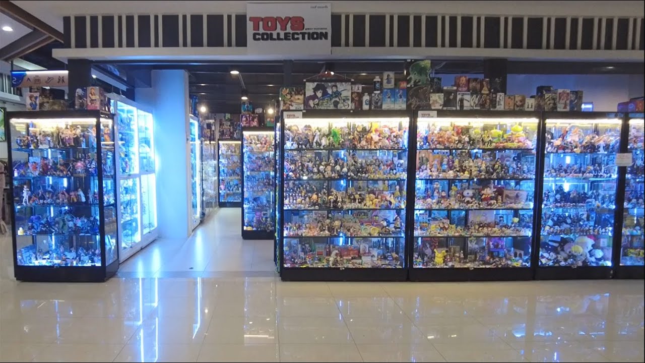 Showcase at Chatuchak: big toy store @ Chatuchak / Jatujak Market, Bangkok
