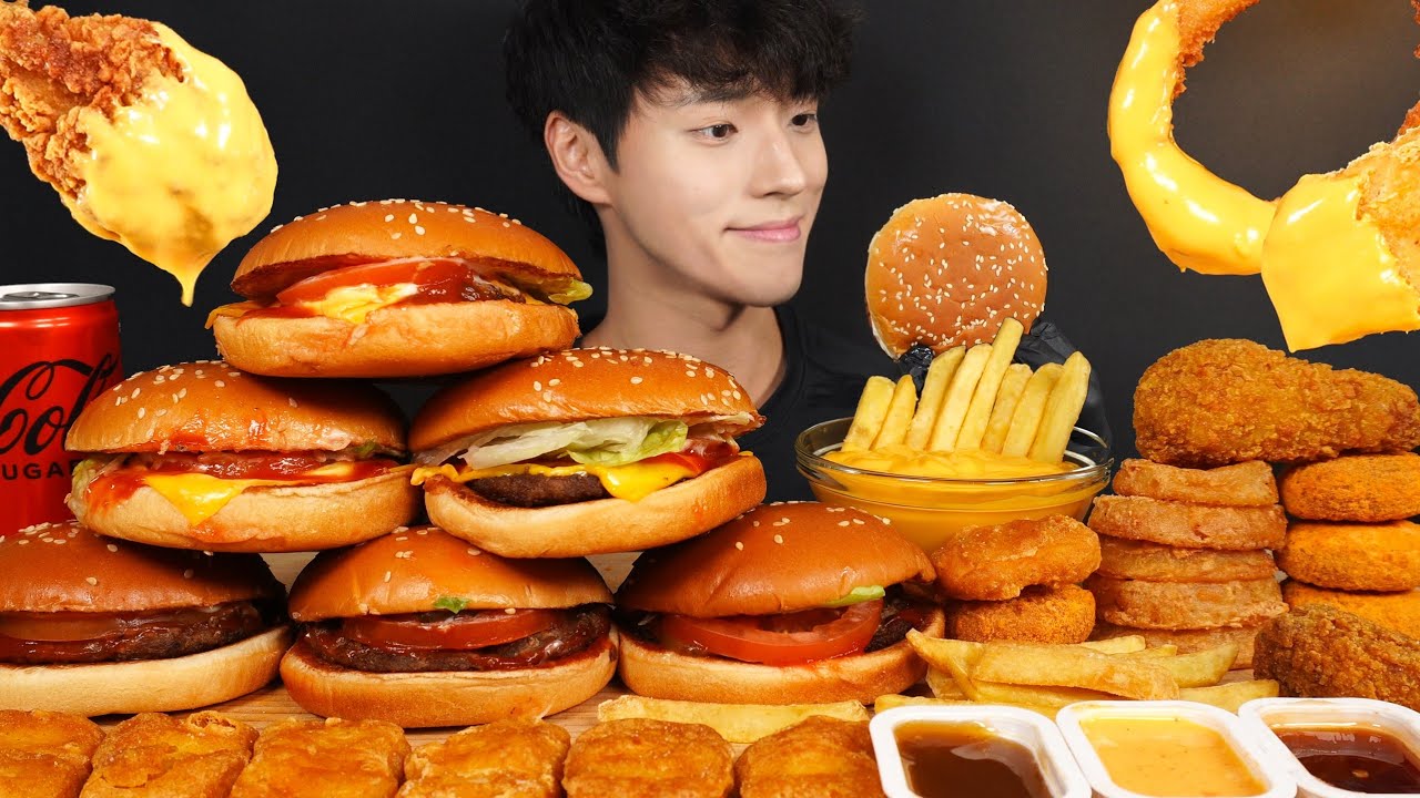 ASMR MUKBANG BURGER & CHICKEN NUGGETS & FRENCH FRIES & ONION RINGS & FRIED CHICKEN & CHEESE NUGGETS