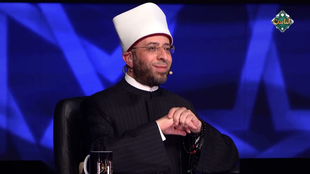 اللجنة تُعلق على أداء المتسابق علي عثمان لتلاوته والشيخ حسن عبد النبي ينبهه لأمر مهم 👇