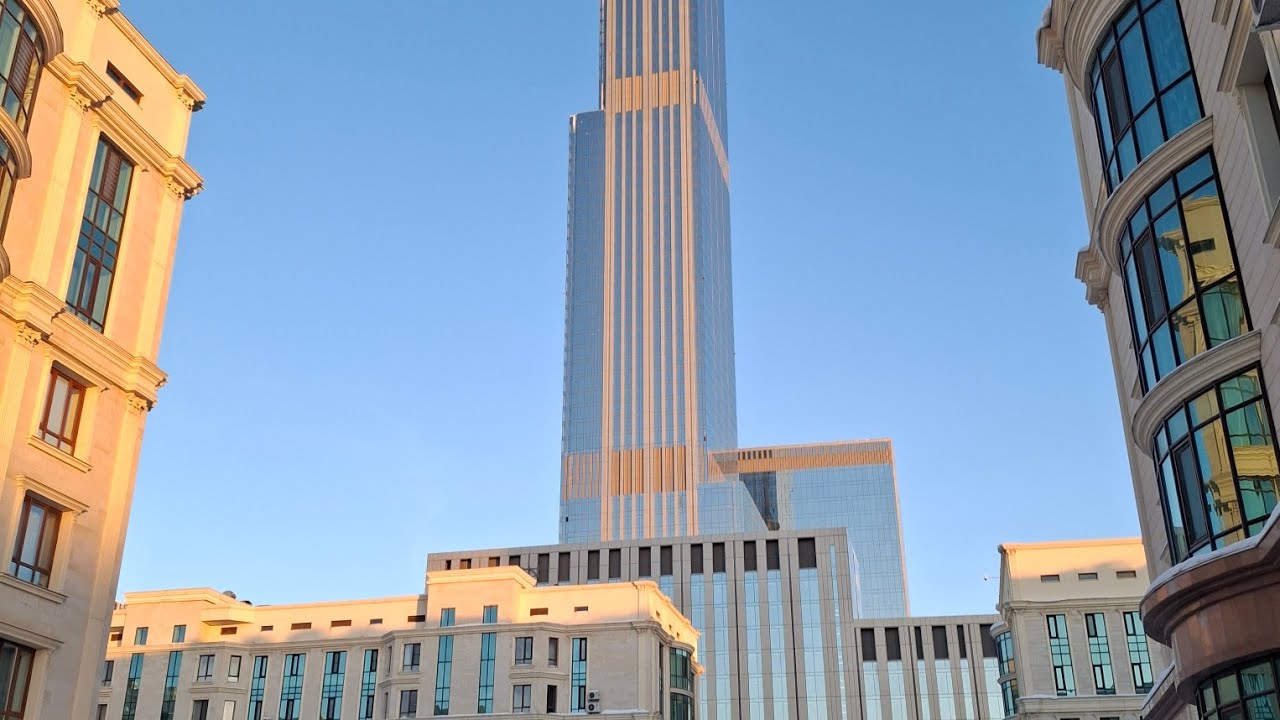 Abu Dhabi Plaza inside. Абу Даби плаза іші.Внутри Абу Даби плаза .