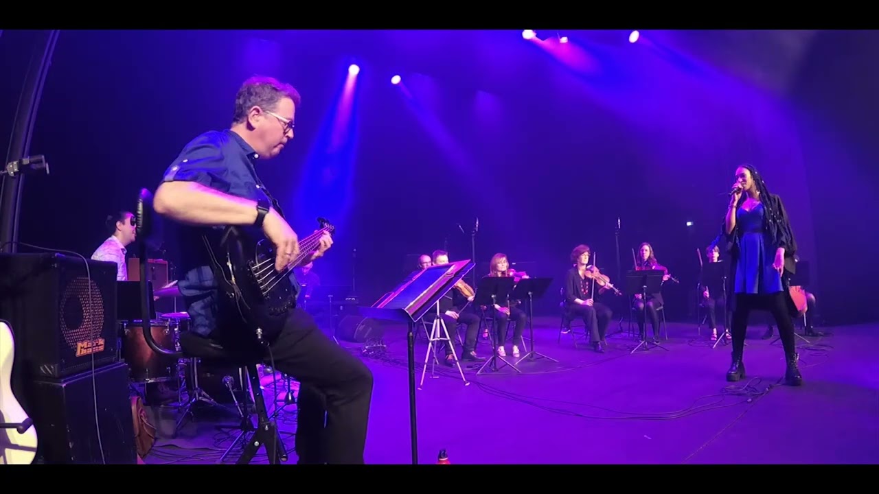 Cosmic Girl (Jamiroquai Project Live)