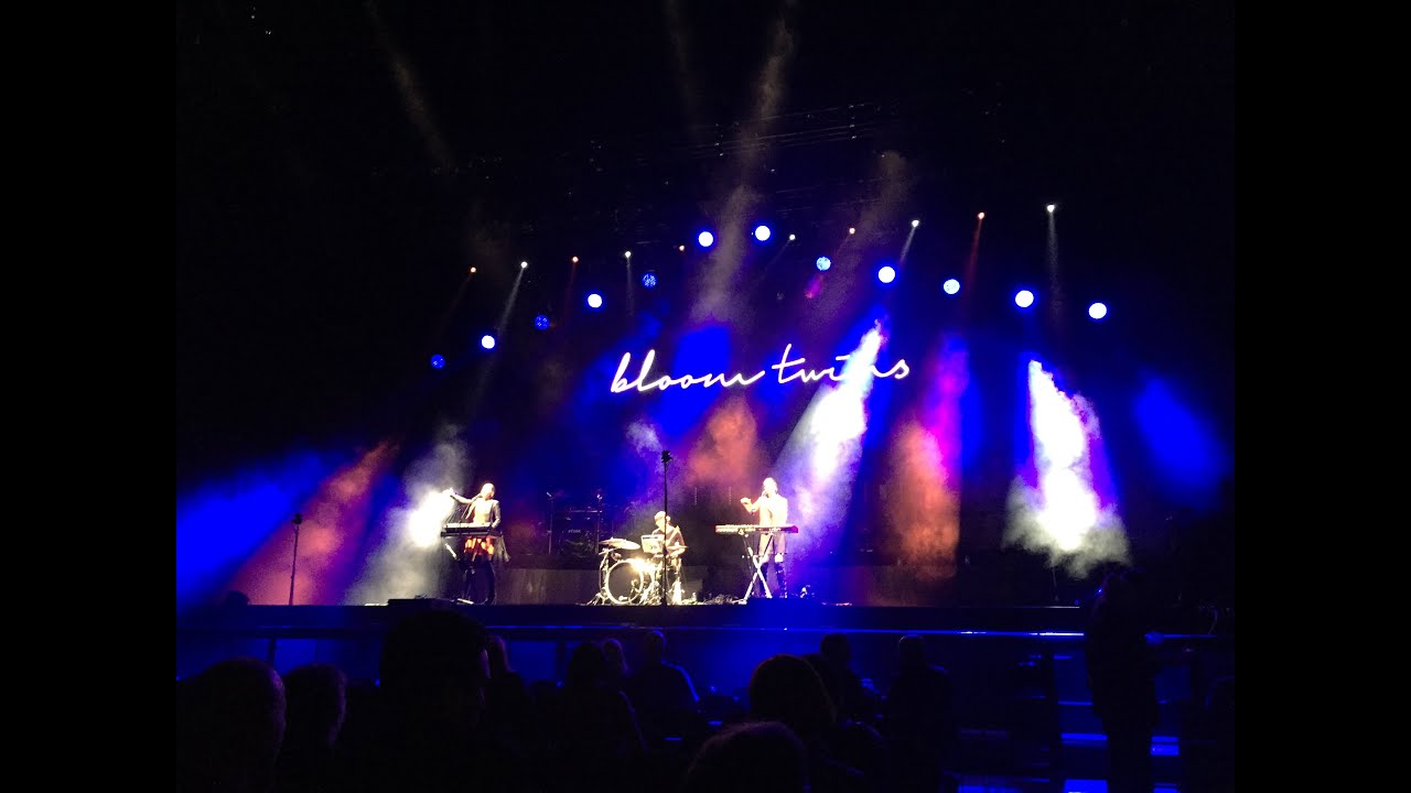 BLOOM TWINS On Tour With DURAN DURAN / Day 4 / Brighton