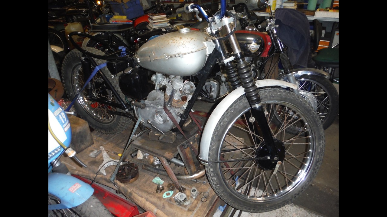 Проект Triumph Tiger Cub теперь оснащен колесами и рулем!