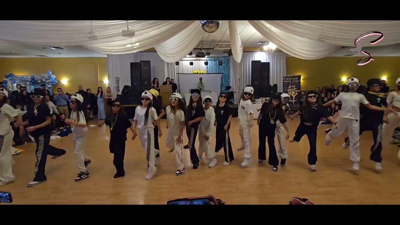 Venus talent show for Dao Lan Dance Studio end of year Banquet.