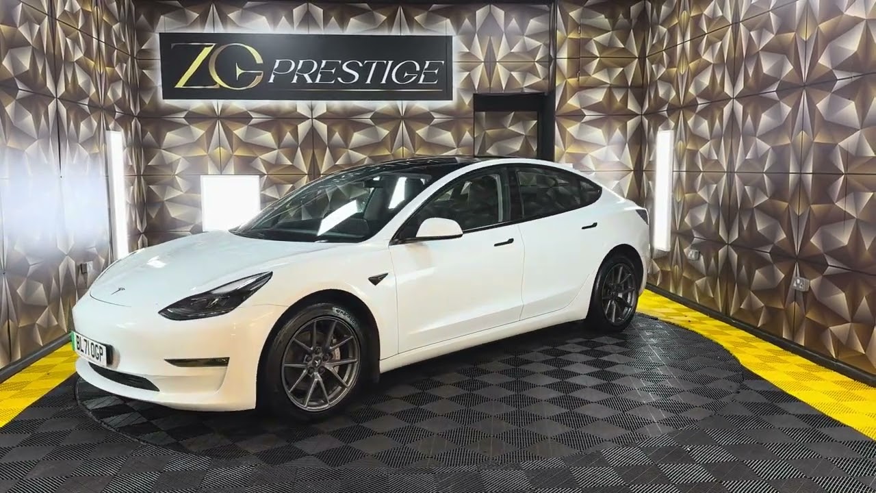 2022 Tesla Model 3 (Dual Motor) Long Range Auto 4WDE 4dr