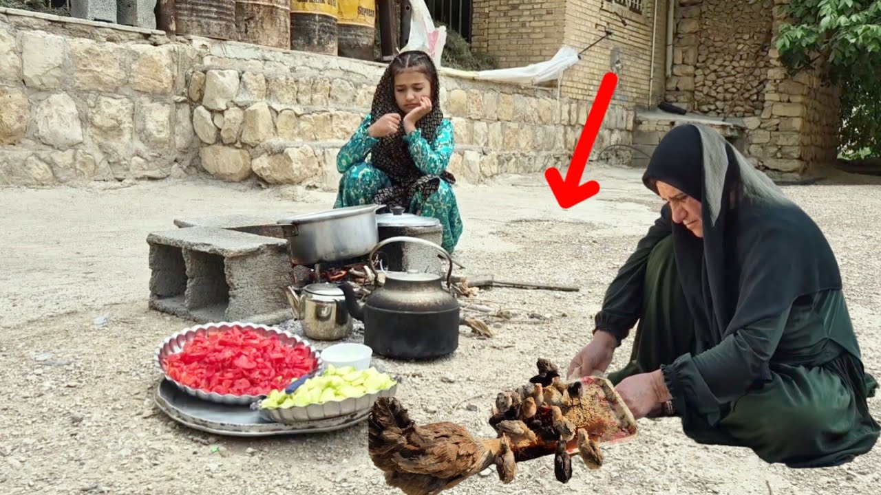 Mother's hands, the hope of girls in the heart of the village