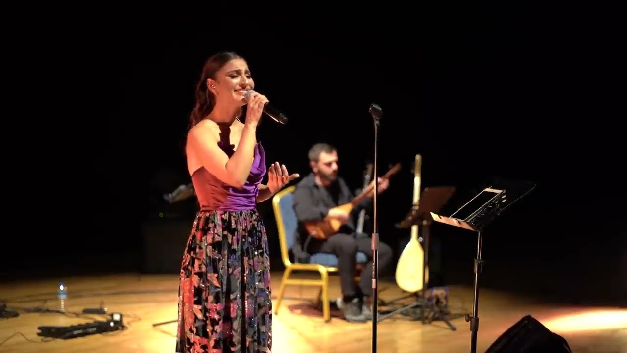 SASA SERAP - AY DİLBERE (CANLI KONSER PERFORMANSI)