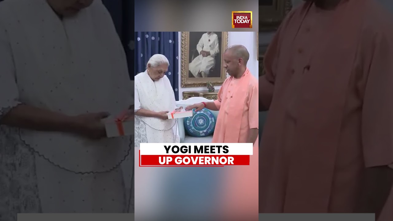 UP CM Yogi Adityanath Meets Governor Anandiben Patel At Raj Bhavan In Lucknow #yogiadityanath