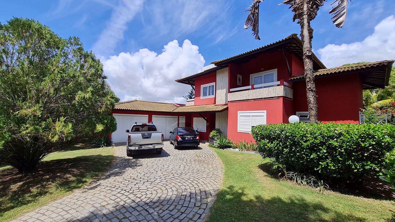 Excelente casa com 4 quartos, terreno amplo, área de lazer completa, Busca Vida, Camaçari, BA.