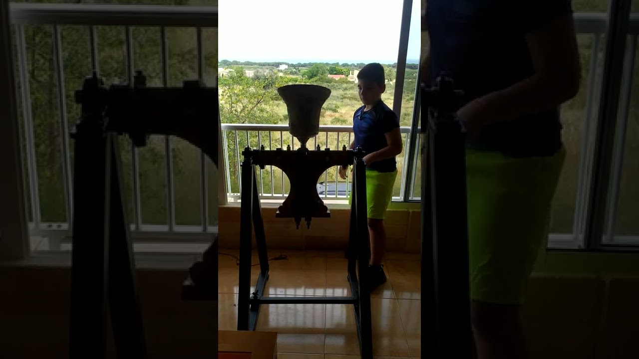 volteo de  la campana  que me regalaron en mi comunión