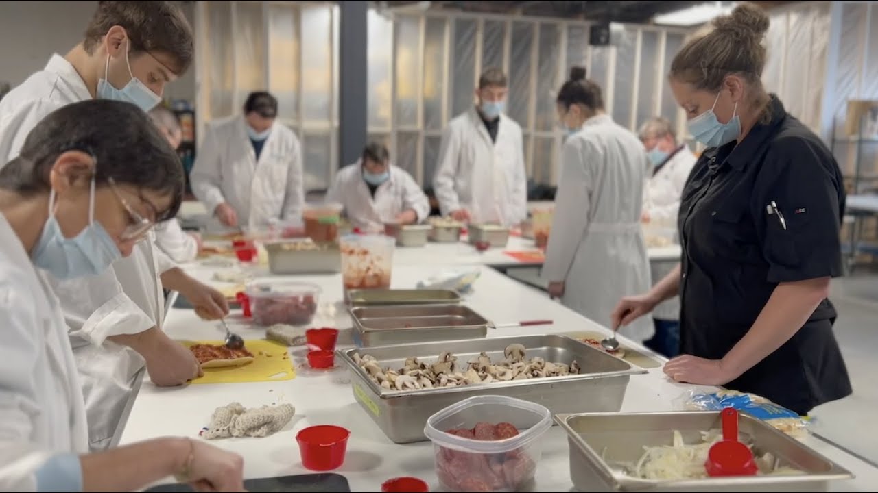 Préparation de pizzas maison!