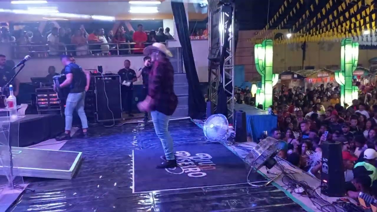 Bill o Piseiro ao Vivo no Arraial Agora aqui é São João em Zé Doca