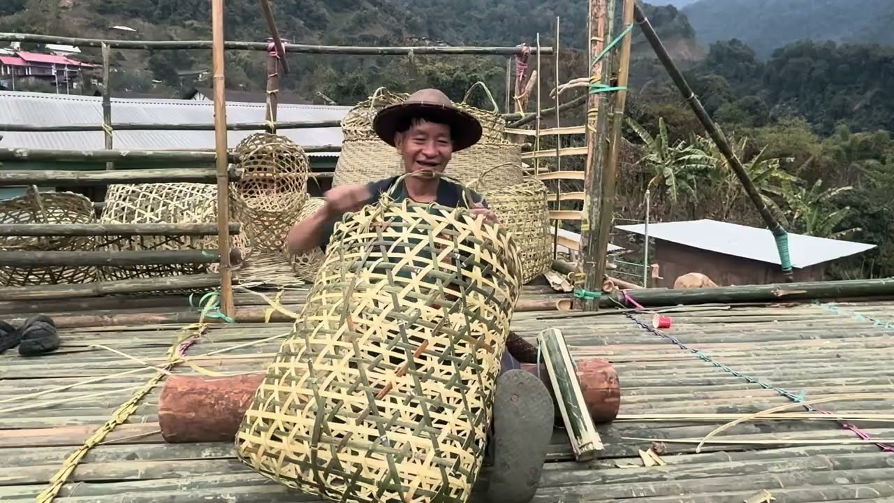 Idu mishmi uncles making traditional baskets by bamboo 😁🎍🧺