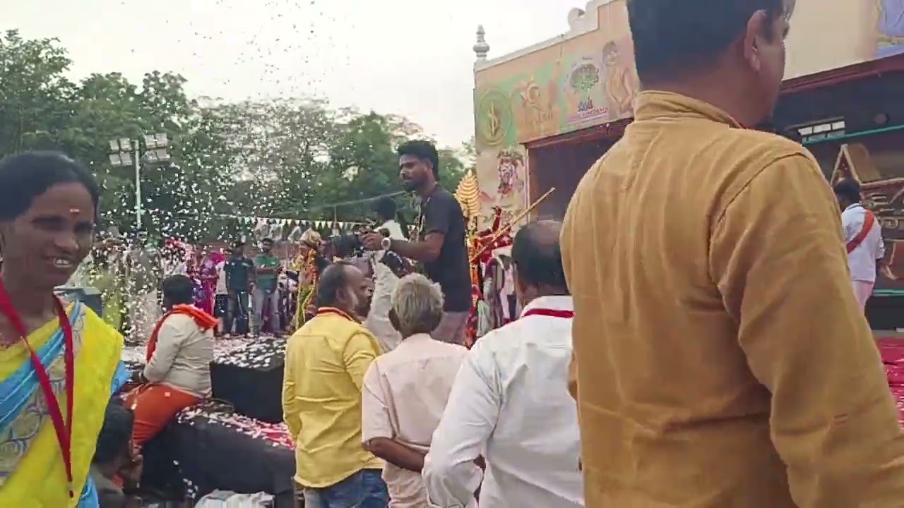 கருப்பசாமி அங்காளம்மன் மாரியம்மன் அனைத்து தெய்வங்களையும் ஒரே மேடையில் 