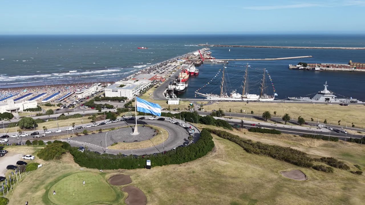 Mar del Plata – Rotonda del Golf | Vistas del Club House y Fragata Libertad (Drone)