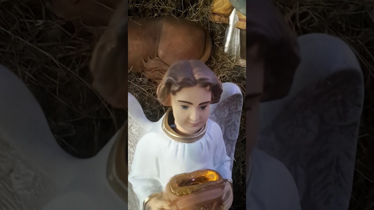 anioł z kolędami na ulicy Bursztynowej w Lublinie w tamtym roku był inny anioł niedziela