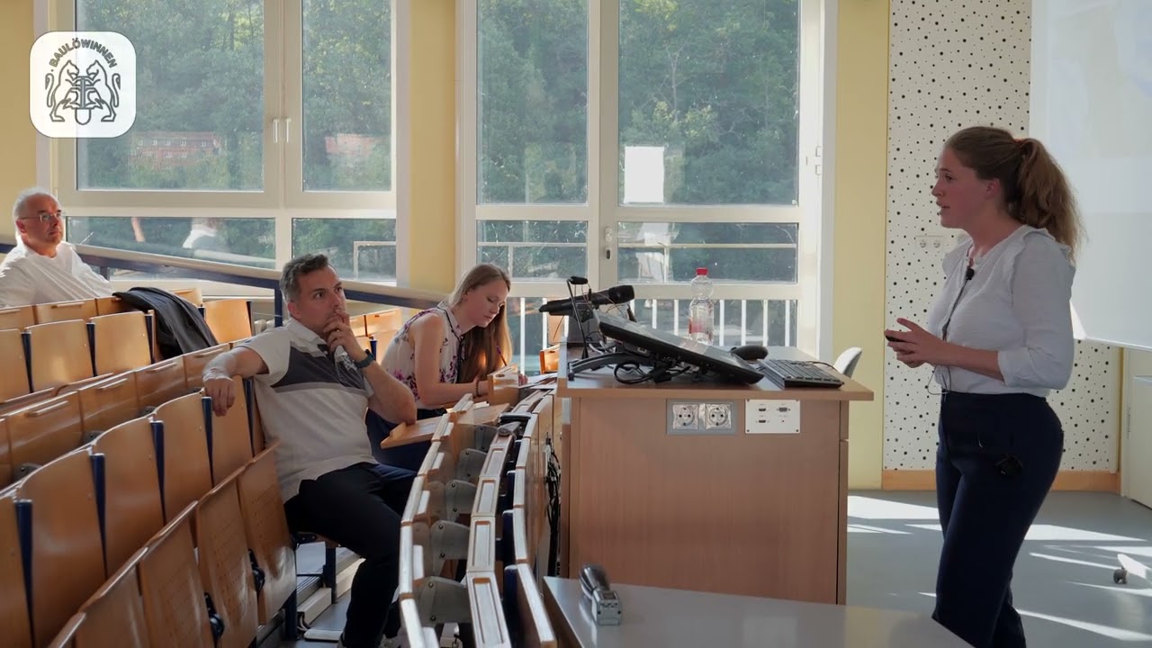 Anne Burghartz im Gespräch mit den Baulöwinnen | Hinter den Kulissen der Arc de Triomphe-Verhüllung