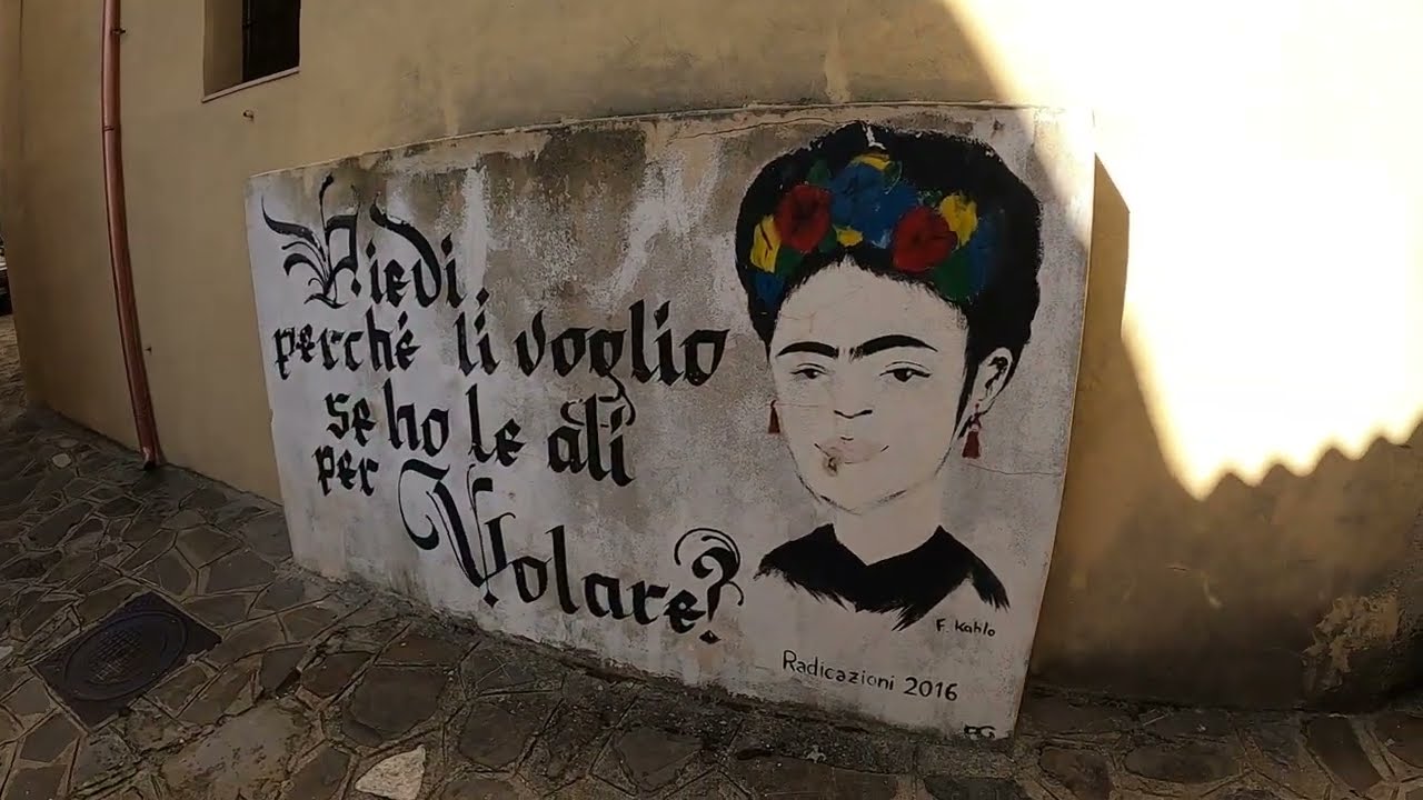 ALESSANDRA DEL CARRETTO - IL BELLISSIMO BORGO CALABRESE.
