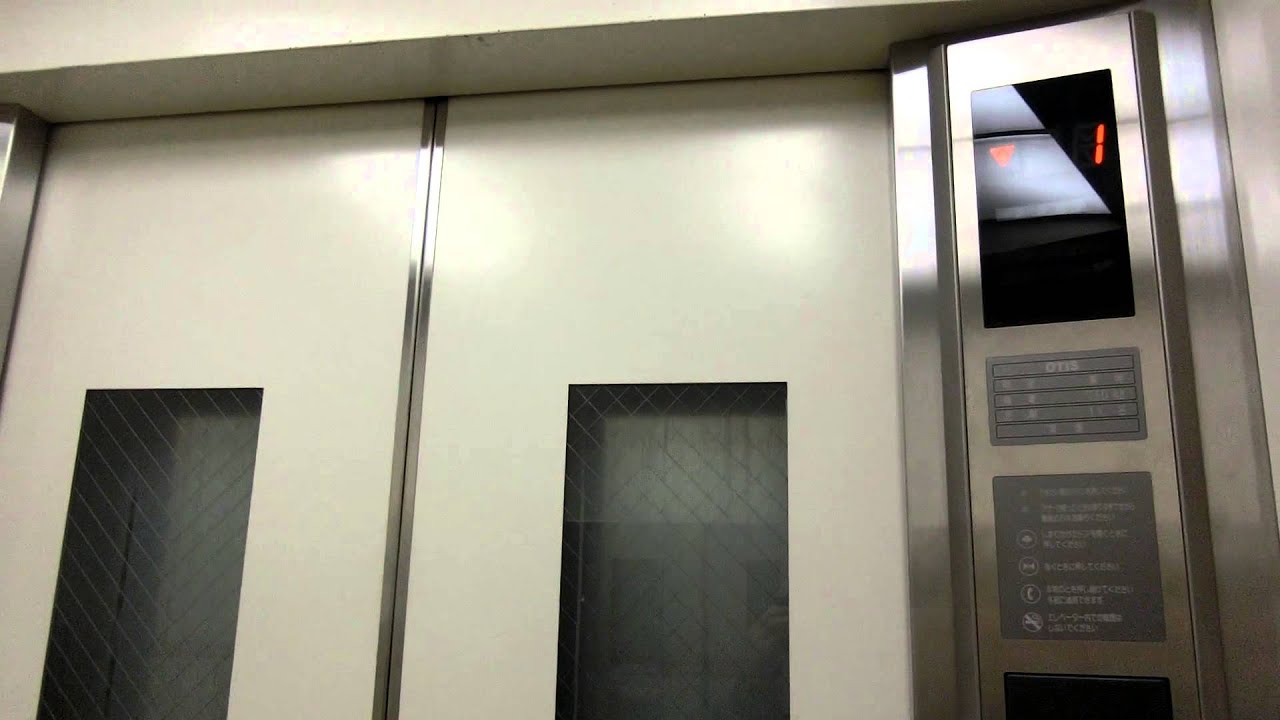 都営三田線 御成門駅A6出口のエレベーター（オーチス製）