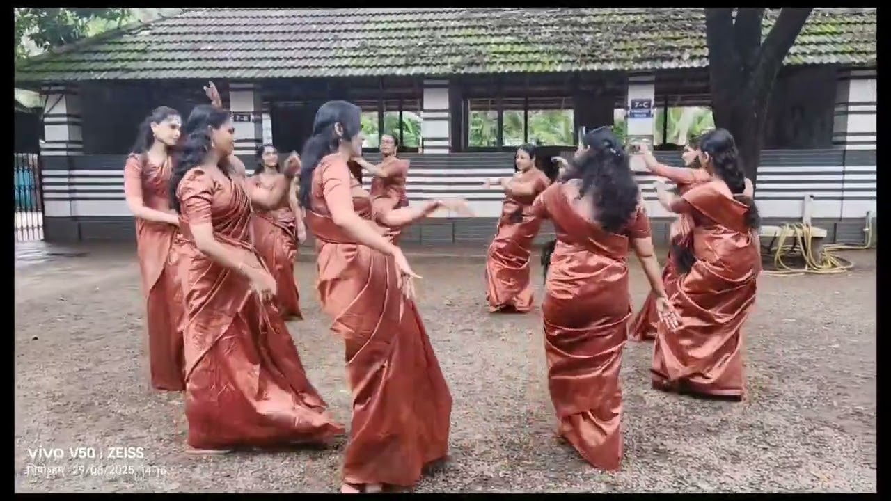 ടീച്ചേഴ്സ്👩🏻‍🏫 ഓണാഘോഷ പരിവാടി💮🌸🏵️🌹🌼🌻#shortsvideo #SM Family 