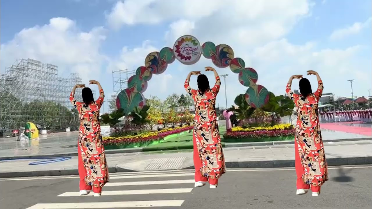 Năm mới chào xuân cùng hướng đây ạ