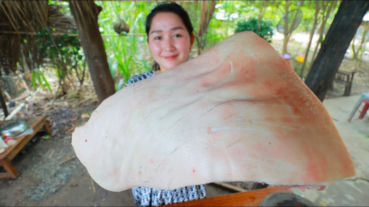 Yummy Crispy Pork Belly Cooking - Cooking With Sros